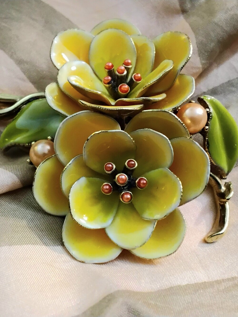 Vintage Liz Claiborne Enameled Flower Brooch/pin